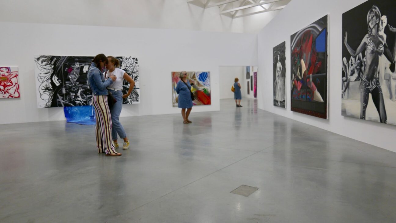exhibition devoted to women paint blood art museum warsaw 1