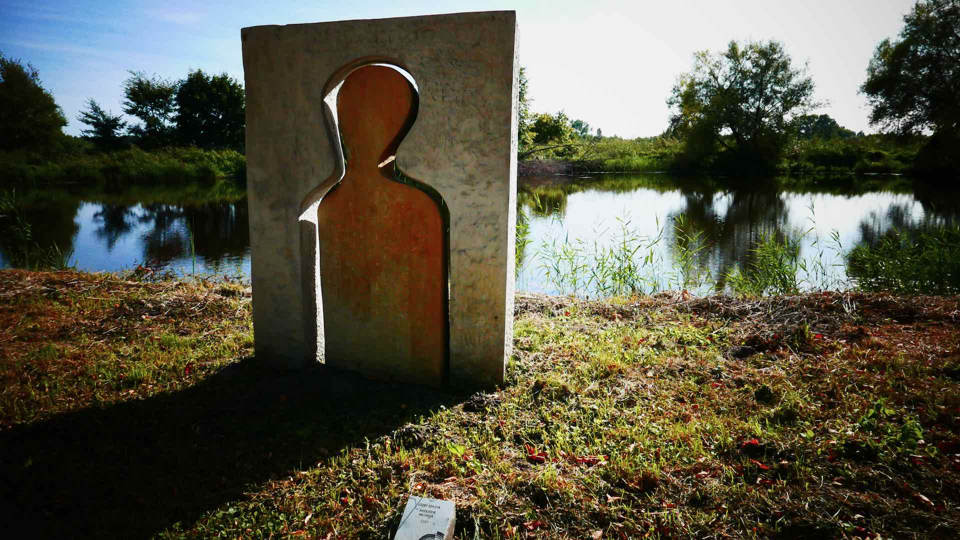 orońsko contemporary sculpture garden