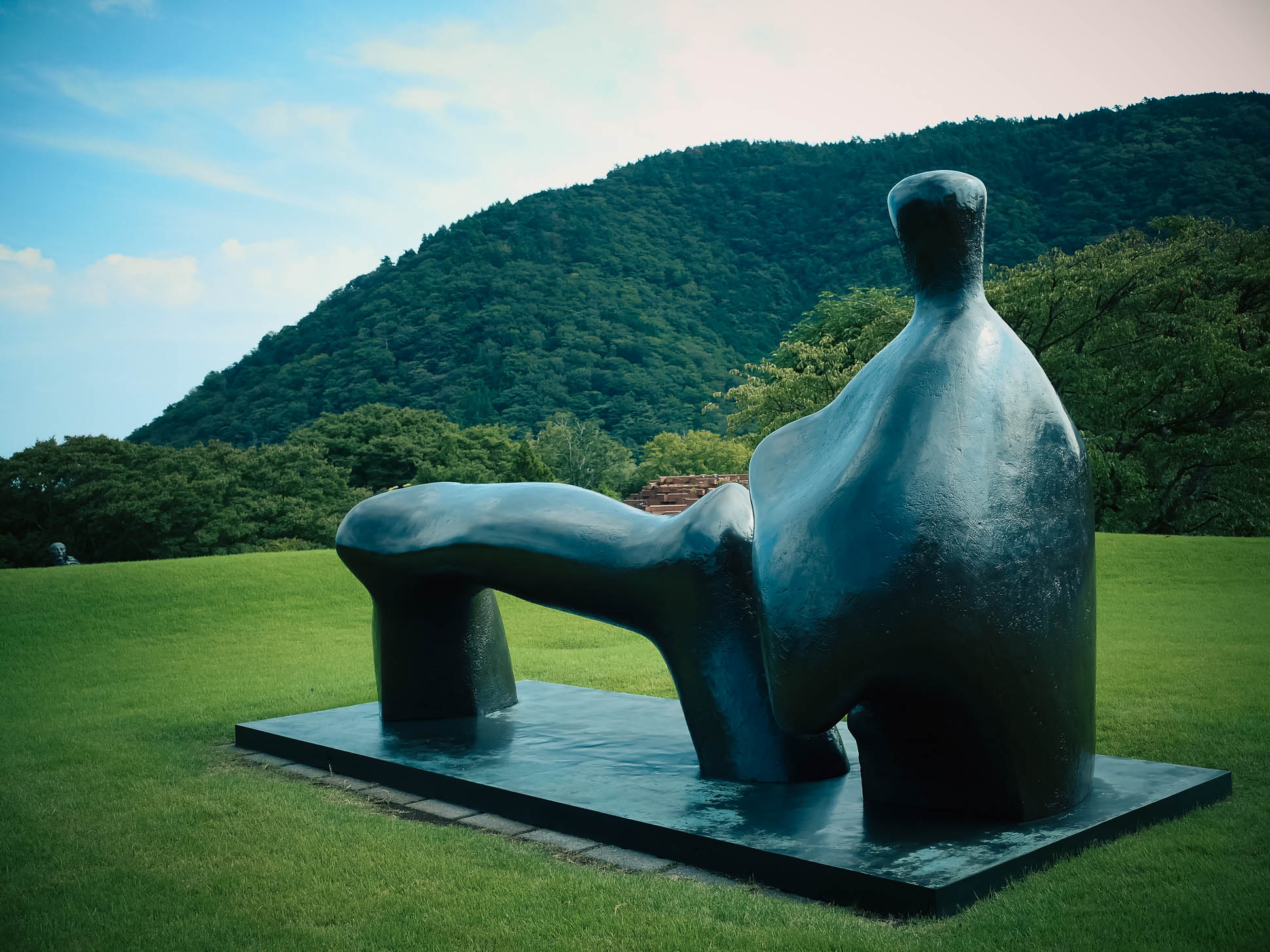 The Hakone Open Air Museum 20 henry moore hakone inplaces 1
