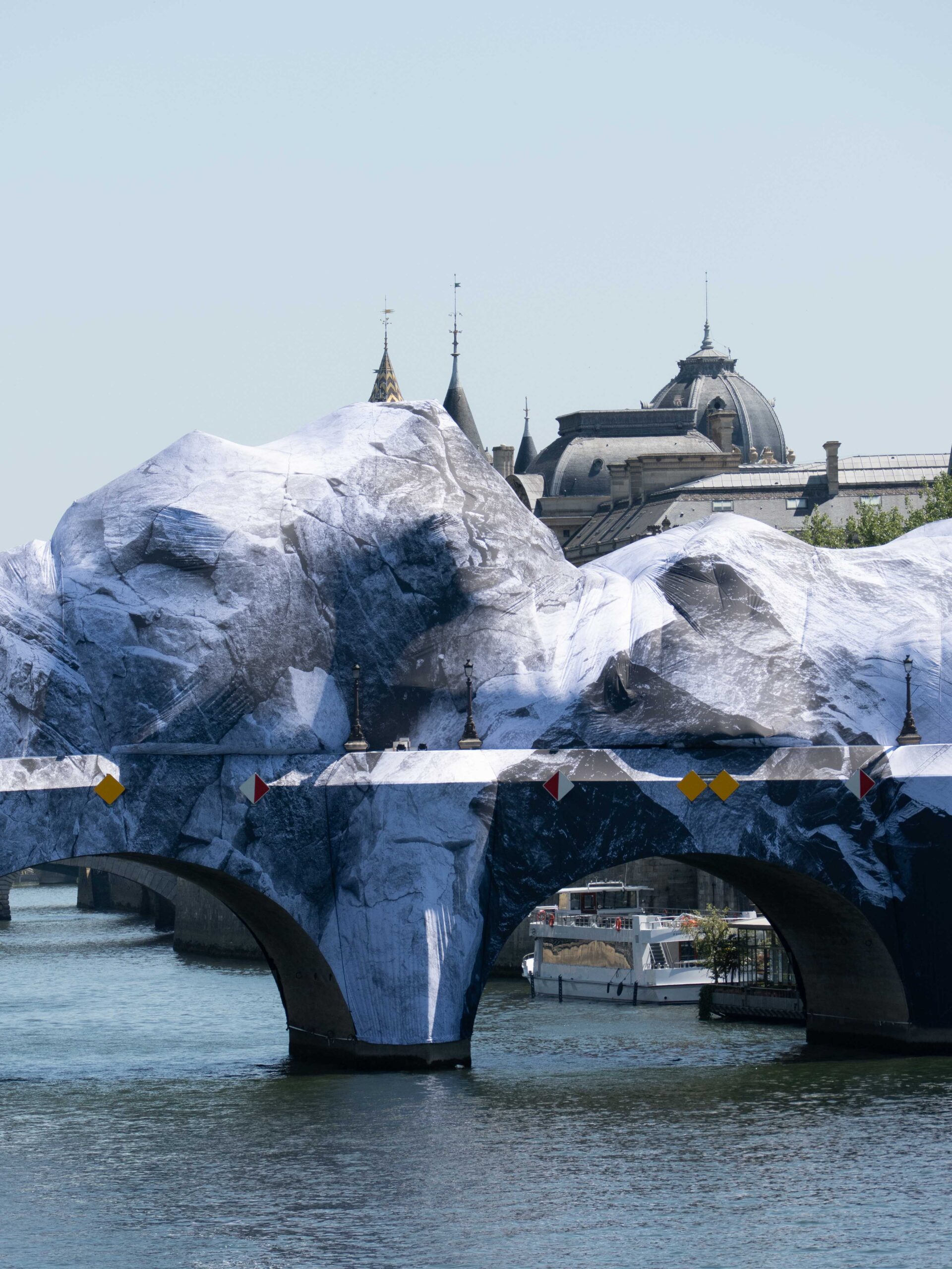 pont neuf art installation JR